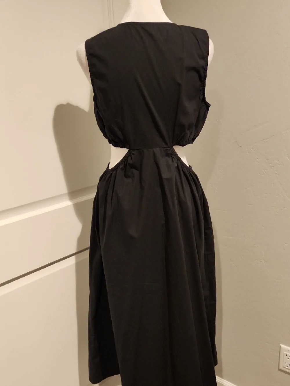 Rails Rizo Cutout Poplin Black Midi Dress with Front V- Neck- Medium - Picture 8 of 11